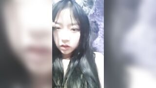 长相甜美的萝莉主播猫耳头饰直播