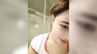 美女主播变装直播自慰塞跳弹洗澡