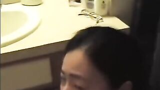 上海海归美眉张茵与外籍男友浴室激情