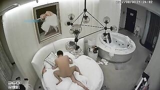 【麻花免费视频】套房偷拍丰满白嫩气质美女不停的索要足足干了3次才放过小鲜肉情人