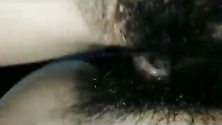 婦女節出租屋幹加班的文靜眼鏡女友陪逛街完回去大肉棒抽插內射完整版上