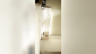 【全国寻花】青春00后小萝莉，苗条粉嫩鲍鱼看着好干净，大屌深喉后入啪啪战况激烈，高清源码录制