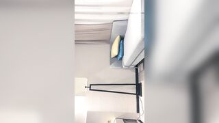 【战狼行动】3000网约极品女神，肤白貌美，D罩杯，粉嫩小樱桃，沙发掰穴粉鲍多汁，超清晰4K设备偷拍