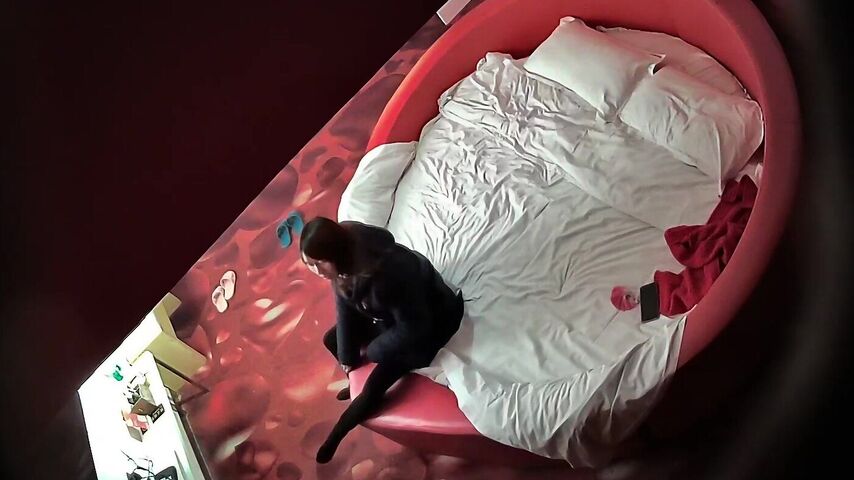 【极品360】私享台❤浪漫红心圆床 劲爆后入怼操情趣极品长腿美少女 主动骑乘耸动 画面超震撼 高清1080P原版