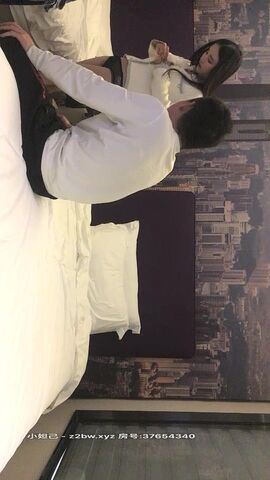 【步宾寻花】洋娃娃般的外围小姐姐，脸蛋精致漂亮，女神温柔可舌吻，性爱细节啪啪完美展示1