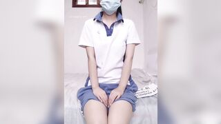 抖音网红『仙仙小草莓』高价私人定制 清纯校园小妹 骚话不断用电动炮机插的嫩逼高潮冒水