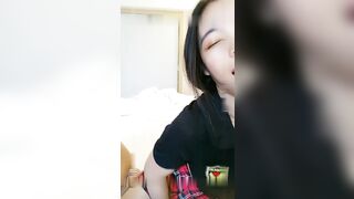 极品欲女黑丝美乳金牌小可和炮友激情啪啪 无前戏暴力插入直喊痛 玩出感觉主动骑乘J8扭动 最后口爆裹射 高清源码录制