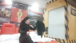 《嫖娼不带套》过年了老哥鸟枪换炮高档情趣酒店约炮误入传销的微商少妇姐姐