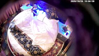 主题酒店情调豪华圆床偷拍眼镜男中午午休和单位已婚 骚女同事偷情穿上性感情趣内衣搞