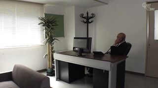 校長とも和解してアナルを拡張す