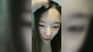 神似董洁，极品美乳00后，跟男友酒店开房啪啪，鸳鸯浴69调情，白嫩胴体看着就让人流口水