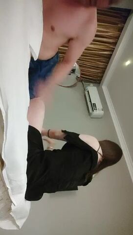 【伟哥寻欢】，俏丽小少妇，瓜子脸大眼睛，手法轻柔专业，翘乳漫游，毒龙，口活给力，高清源码录制