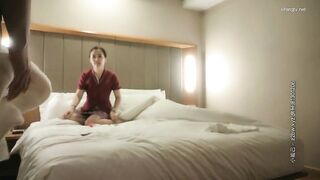 最严重的翻车事故之一，丰满空姐制服少妇 开始就质疑有摄像头，搞了一半被发现了，打电话给经纪人还威胁报警 鱼死网破