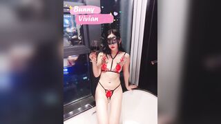 【极品反差婊】推特女神爱丝袜Vivian姐永久会员定制版流出-玩操超诱惑女神口爆 高清私拍50P 高清960P原版无水印