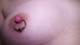 天然素人10mu-071420-01 ピアスが大好き過ぎてクリトリスの皮にもピアスをつけちゃいました