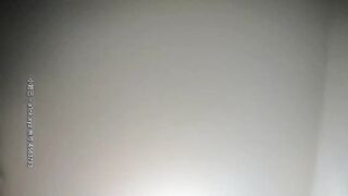 嫖娼不戴套老哥下午城中村扫街搞了个物美价廉颜值还不错的站街女