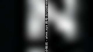 小宝寻花大神回归高素质外围妹，短裙美腿可以舌吻调情，蹲着吹硬骑上来整根插入操的呻吟连连