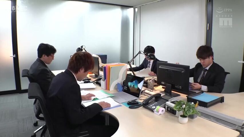 新任の凄腕女上司みなみさんが