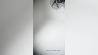 玩遍全国炮区嫖鸡不戴套3月22搞了两个好货色一个是在饭店帮忙的半个良家少妇内射一个是戴眼镜的学生妹儿