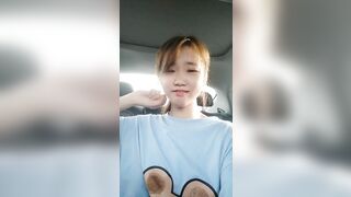 蓝天，白云，极品小萝莉，【户外3P野战】，野外啪啪，粉嫩美乳，蜂腰翘臀，白虎嫩穴，疯狂00后尽情享受性爱快感