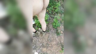 蓝天，白云，极品小萝莉，【户外3P野战】，野外啪啪，粉嫩美乳，蜂腰翘臀，白虎嫩穴，疯狂00后尽情享受性爱快感