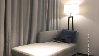 【AI高清2K修复】小宝寻花笑起来甜美白衣外围妹子，有点紧张坐在身上舌吻互摸，近距离拍摄深喉口交，后入上位骑坐猛操