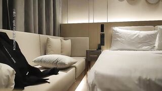 带你寻遍全国外围，白色西装牛仔裤性感妹子，聊聊天坐身上调情，洗完澡开操抽插猛操骑乘后入