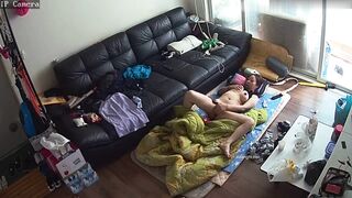 《破解家庭摄像头》几个家里没有男人空虚寂寞冷的骚妇用手自慰个个手法娴熟