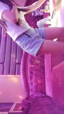 【歌厅探花陈先生】，商K达人，设备清晰度升级，苗条漂亮小姐姐合唱几曲，脱光沙发干，淫水不少擦好久