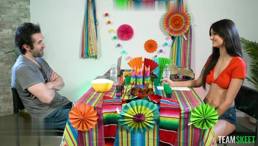 Eliza Ibarra - Hot wings amp Spicy things 050521