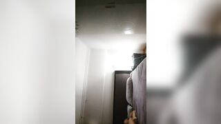 【91李公子探花】，深夜约战深圳楼凤，小姐姐苗条，面容姣好，胆大心细正对床头，全程记录啪啪激烈场景