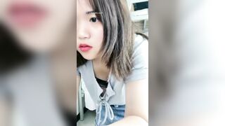 【震惊】超大胆『爆操学生妹』和男友直接在学生寝室啪啪直播 06-01 情趣黑丝爆乳乱颤 室友在上铺睡觉这边操不停