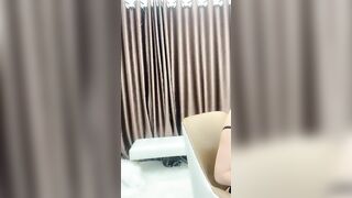 【麻花免费视频】3月9日凌晨平台斗鱼某女神主播深夜点陪玩小姐姐接私活情趣热舞 土豪VIP一对一双视角 黑丝睡裙极致舞骚弄姿 超漂亮 (5)