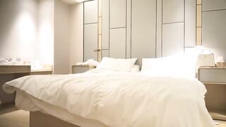 【麻花免费视频】小宝寻花深夜场笑起来甜美外围妹，性感大长腿舌吻互摸调情，镜头前口交舔屌掰穴，骑乘抬腿侧入大力猛操