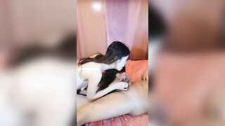 长相文静大长腿颜值美女连体白色网袜啪啪，上位骑乘打桩机快速抽插，翘起屁股后入一下下撞击，对着镜头表情清晰可见