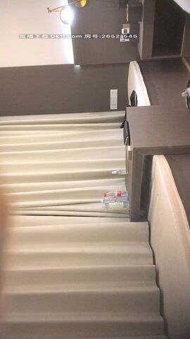 【麻花免费视频】刚下海的18岁萝莉，颜值还不错，最最重要的是那种青涩清纯的感觉