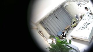 【麻花免费视频】大学城附近主题酒店摄像头偷拍学生情侣开房做爱啪啪啪