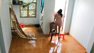 【麻花免费视频】房东出租屋偷装摄像头意外偷拍到新入住的年轻情侣搞卫生刚挂上窗帘就迫不及待在凳子上啪啪了对白清晰