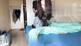 【麻花免费视频】手臂纹身的北京小伙微信约嫖JK制服艺校兼职外围女极品无毛白虎逼口爆吞精1080P高清版