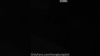 【麻花免费视频】最新极品美少女【HongKongDoll】白色JK制服日后发布计划支持，爆艹肥美嫩穴从沙发干到厨房 高清【水印】