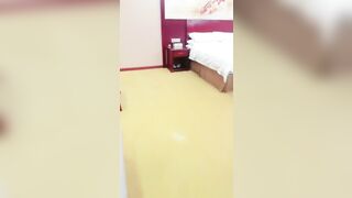 【麻花免费视频】硬上窈窕身材前台制服小姐姐 有钱能使女开腿 张开腿甜甜水 黑丝乘骑榨汁内射极品性感尤物