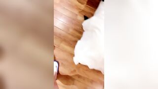 【麻花免费视频】精精和腿腿两个极品良家妹子，老哥调教双飞翘起屁股脱掉内裤，超粉美穴肥逼抽插性感美臀，操完一个再来另一个