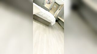 【麻花免费视频】超人气极品长腿性感尤物▌Avove ▌银色超短吊带裙挺翘淫臀无毛嫩逼一览无余 浓浓精液射到最深处[