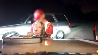 【麻花免费视频】路上小美女汽车出问题修好后却发现没带钱便露出奶子揉捏让鸡巴插进逼逼偿还也想遇见这样的美事啊1080P高清