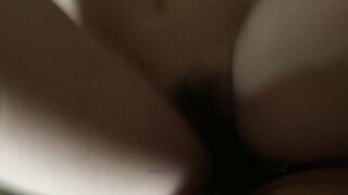 【麻花免费视频】一对高颜值的情侣真实啪啪自拍流出，女生素颜都这么美，做爱时红润的脸蛋儿像极了发春发情期