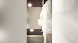 【麻花免费视频】橙先生探花新晋老哥约黑裙少妇，服务周到舔背乳推，口硬张开双腿抽插猛操，扶着屁股后入大力撞击