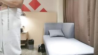 【麻花免费视频】长发男深夜酒店约了位高颜值性感妹子,粉色一线天美穴,沙发上激烈抽插,深喉口交特写摸逼骑乘侧入大力猛操.国语!