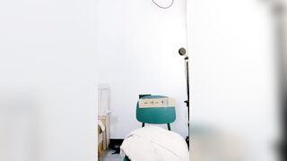 【麻花免费视频】你的小狐妖大黑逼手指猛扣豆豆干的呻吟高潮不断