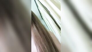 【麻花免费视频】清纯系甜美小萝莉水晶假屌爆插小穴高潮喷水湿一片