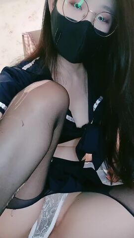 【麻花免费视频】舒甜姐姐黑丝小穴白嫩大美乳诱惑狼友